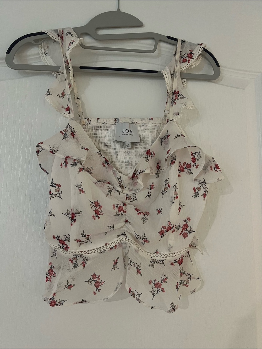 J.O.A. Cream Floral Ruffle Cami with Lace Trim